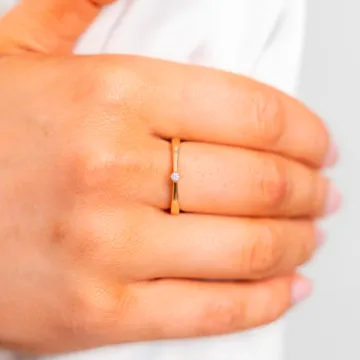 Mads Z Ring til Dame udført i Guld i en flot Guld farve