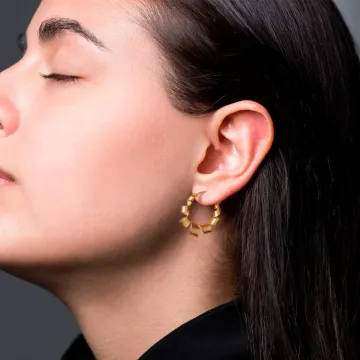 Jane Kønig Ørering Single til Dame udført i 925 Sterling Sølv i en flot Guld farve