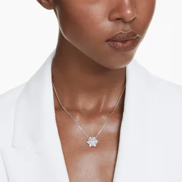 Swarovski Halskæde til Dame udført i Rustfrit stål i en flot Sølv farve