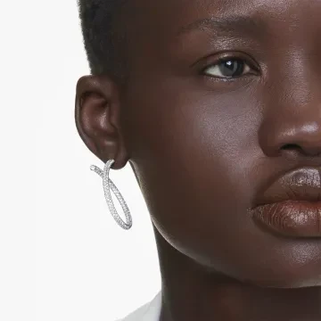 Swarovski Øreringe til Dame udført i Rustfrit stål i en flot Sølv farve