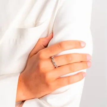 Mads Z Ring til Dame udført i 925 Sterling Sølv i en flot Sølv farve