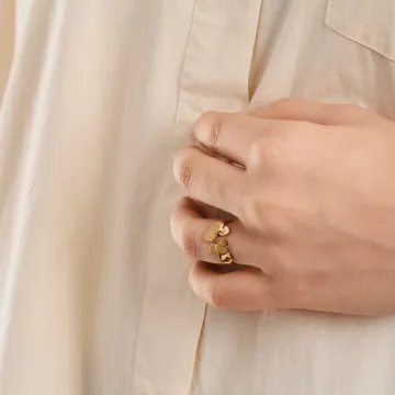 Pernille Corydon Ring til Dame udført i 925 Sterling Sølv i en flot Sølv farve
