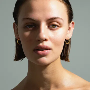 Jane Kønig Ørering Single til Dame udført i 925 Sterling Sølv, Guld i en flot Guld farve