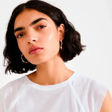 Pilgrim Øreringe til Dame udført i Messing i en flot Brun, Guld, Grøn, Rød, Hvid farve