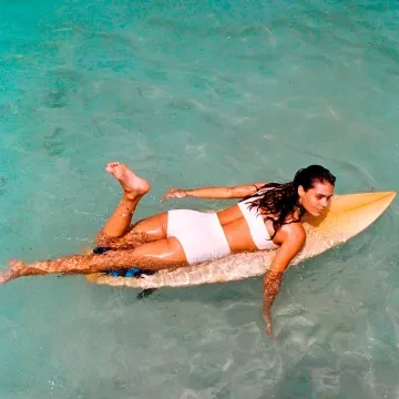 ANNI LU Ankelkæde til Dame udført i Messing i en flot Multi farve