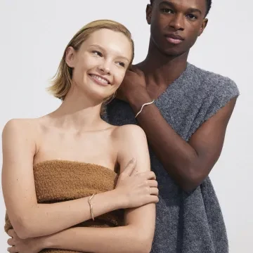 Pilgrim Armbånd til Dame udført i Messing i en flot Sølv farve