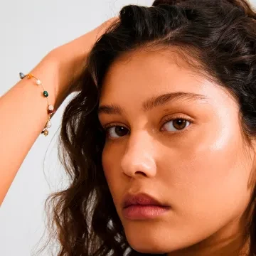 Pilgrim Armbånd til Dame udført i Messing, Zink i en flot Guld, Multi farve