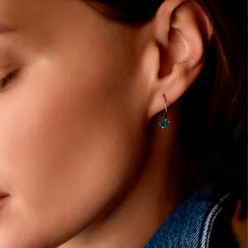 Blomdahl Øreringe til Dreng, Pige udført i Titanium i en flot Blå farve