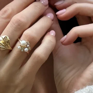 Mads Z Ring til Dame udført i Guld i en flot Guld farve