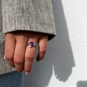 Mads Z Ring til Dame udført i Guld i en flot Guld, Lilla farve