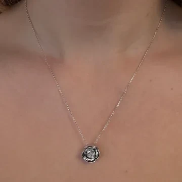 Mads Z Halskæde til Dame udført i 925 Sterling Sølv i en flot Sølv farve