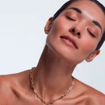 ANNI LU Halskæde til Dame udført i Messing i en flot Guld farve