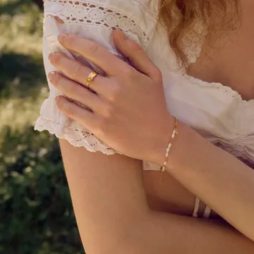 Maanesten Ring til Dame udført i 316L kirurgisk stål, Guld i en flot Guld farve