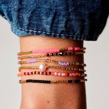 ANNI LU Armbånd til Dame udført i Messing, Glas, Guld i en flot Lyserød farve