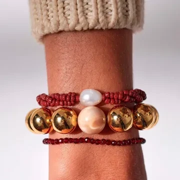 ANNI LU Armbånd til Dame udført i Messing i en flot Guld farve