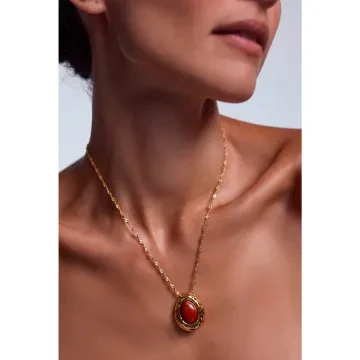 ANNI LU Halskæde til Dame udført i Messing i en flot Guld, Rød farve