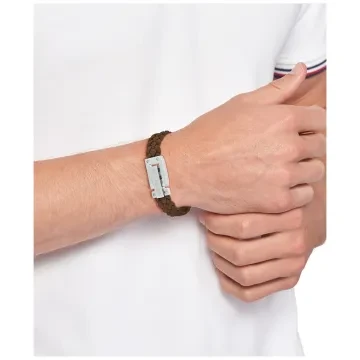 Tommy Hilfiger Armb&aring;nd til Herre udf&oslash;rt i  i en flot Brun farve