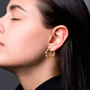 Jane Kønig Ørering Single til Dame udført i 925 Sterling Sølv i en flot Guld farve