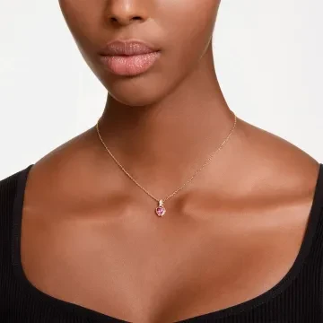 Swarovski Halskæde til Dame udført i Rustfrit stål, Sten i en flot Guld, Rød farve