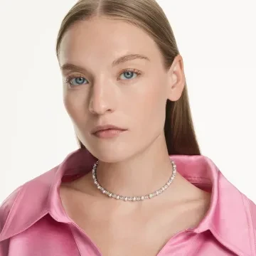 Swarovski Halskæde til Dame udført i Rustfrit stål i en flot Sølv farve