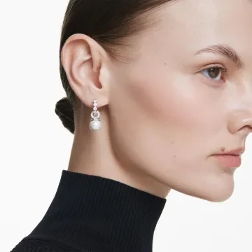 Swarovski Øreringe til Dame udført i  i en flot Sølv, Hvid farve