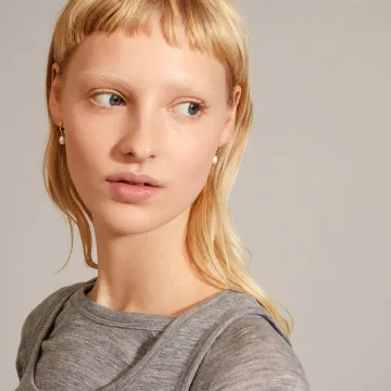 Pilgrim Øreringe til Dame udført i Messing i en flot Guld, Hvid farve