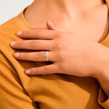 Pilgrim Ring til Dame udført i Messing i en flot Sølv farve