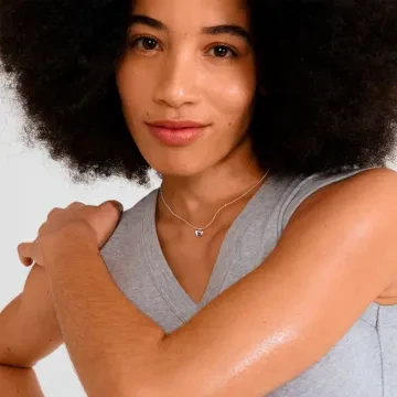 Pilgrim Halskæde til Dame udført i Messing i en flot Sølv farve