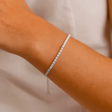 Avilé Jewelry Armbånd til Dame udført i 925 Sterling Sølv i en flot Sølv farve