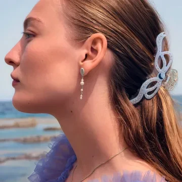 Maanesten Øreringe til Dame udført i 925 Sterling Sølv i en flot Sølv farve