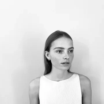 Jane Kønig Ørering Single til Dame udført i 925 Sterling Sølv i en flot Guld farve