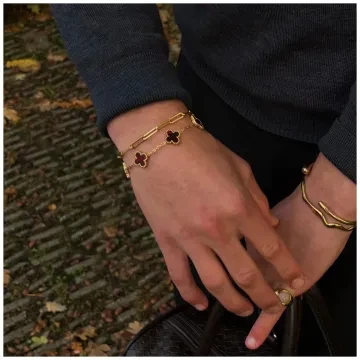 SKØR Armbånd til Herre, Dame udført i  i en flot Guld, Rød farve