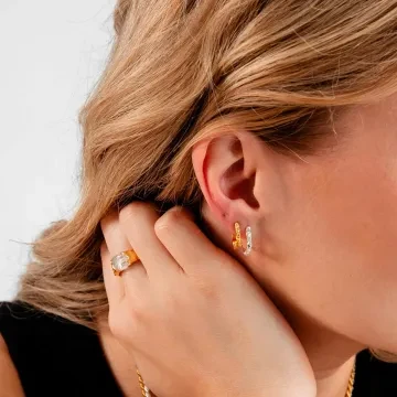 IX Studios Ørering Single til Dame udført i 925 Sterling Sølv i en flot Guld farve