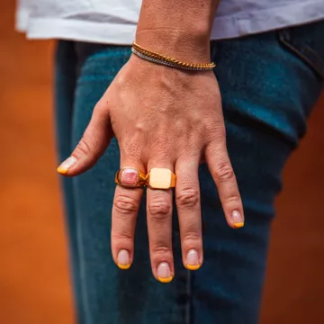 IX Studios Ring til Herre, Dame udført i 925 Sterling Sølv i en flot Guld, Rød farve