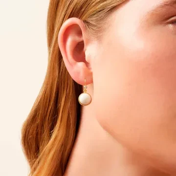 Julie Sandlau Øreringe til Dame udført i 925 Sterling Sølv i en flot Guld, Hvid farve