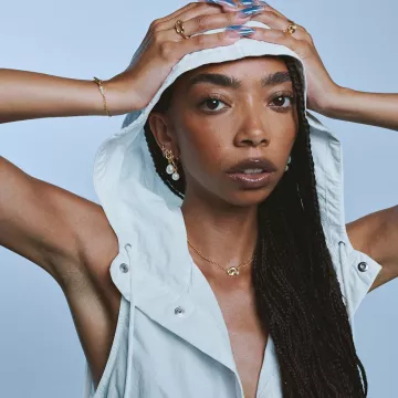 Jane Kønig Ørering Single til Dame udført i 925 Sterling Sølv i en flot Sølv farve