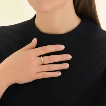 Rosefield Ring til Dame udf&oslash;rt i Rustfrit st&aring;l i en flot Guld farve