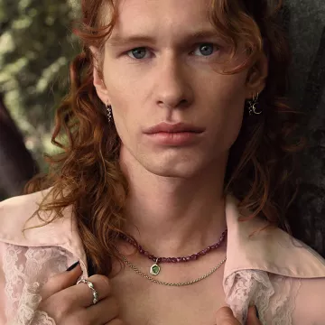 Maanesten Øreringe til Dame udført i 925 Sterling Sølv i en flot Guld farve