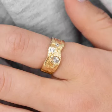 Schultz Ring til Dame udført i 925 Sterling Sølv i en flot Guld farve