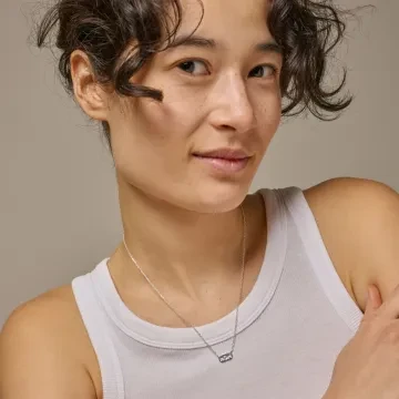 Enamel Halskæde til Dame udført i 925 Sterling Sølv i en flot Sølv farve