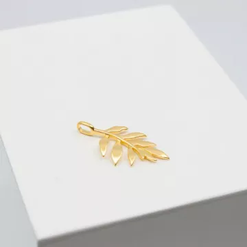 Julie Sandlau Vedhæng til Dame udført i 925 Sterling Sølv i en flot Guld farve