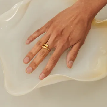 Pernille Corydon Ring til Dame udført i 925 Sterling Sølv i en flot Guld farve