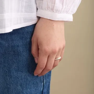 Pernille Corydon Ring til Dame udført i 925 Sterling Sølv i en flot Guld farve