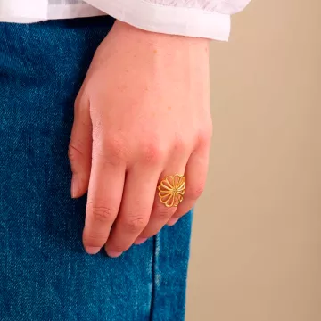 Pernille Corydon Ring til Dame udført i 925 Sterling Sølv i en flot Sølv farve