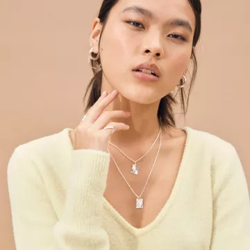 Jane Kønig Vedhæng til Herre, Dame udført i 925 Sterling Sølv i en flot Sølv farve