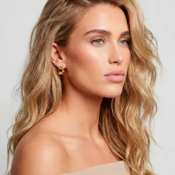 Sif Jakobs &Oslash;reringe til Dame udf&oslash;rt i 925 Sterling S&oslash;lv i en flot Guld farve