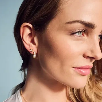 Sif Jakobs Øreringe til Dame udført i 925 Sterling Sølv i en flot Guld farve