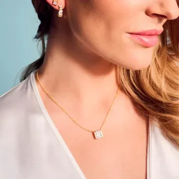 Sif Jakobs Halskæde til Dame udført i 925 Sterling Sølv i en flot Guld, Hvid farve