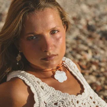 ANNI LU Halskæde til Dame udført i Messing, Guld, Polyester i en flot Orange farve