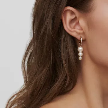 Julie Sandlau Ørevedhæng til Dame udført i Guld i en flot Guld farve